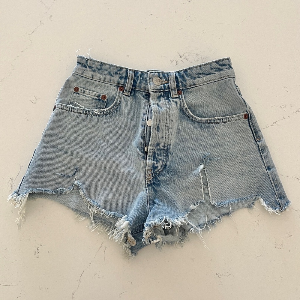 Zara Distressed Denim Shorts Size 2